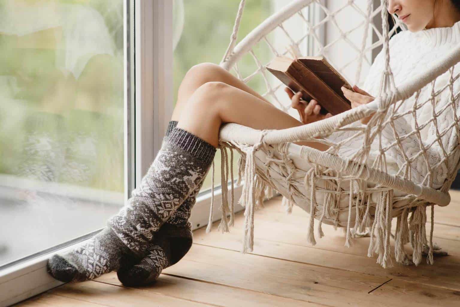 LisasNotebook's tweet card. Keeping our homes warm in cold weather can be a real pain. Try these 9 top tips to help keep your house warm in winter and your heating bills down.