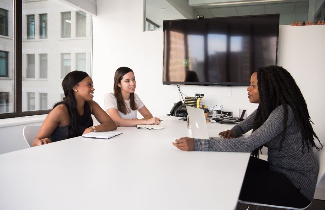 AholaCorp's tweet card. What is the difference between an exempt employee and a nonexempt employee? And how do I know who’s who in my office?