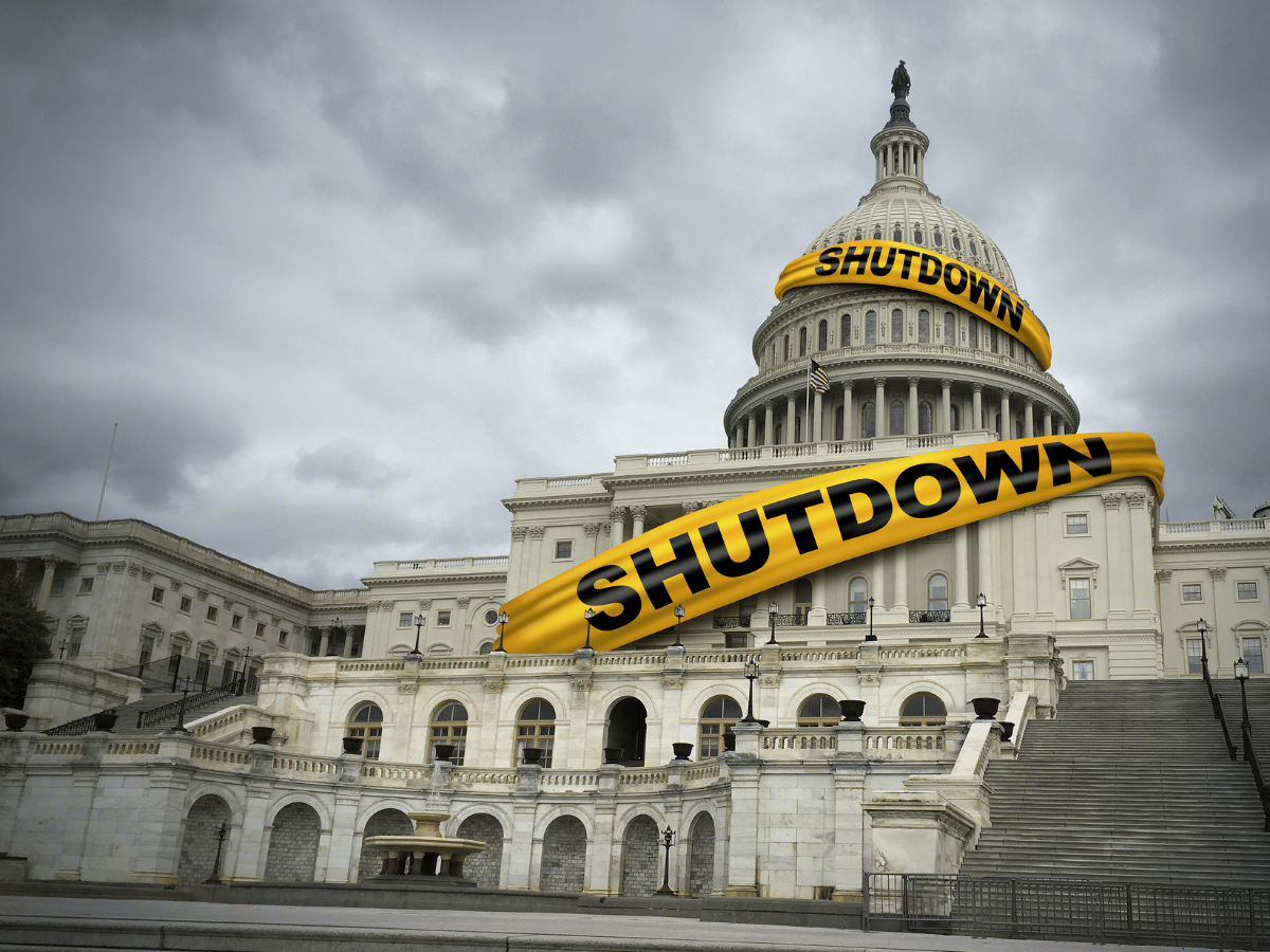 SelectGCR's tweet card. As Congress debates the future of government funding, the looming possibility of a government shutdown raises concerns for many, especially small and mid-sized businesses