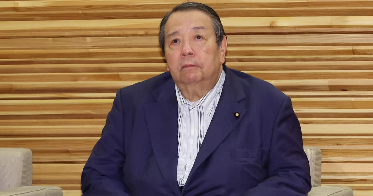 Sankei_news's tweet card. 村上誠一郎総務相は22日の記者会見で、参院選での与党惨敗を受けた石破茂首相（自民党総裁）の続投に理解を示した。「確かに政治は結果責任だ。しかし、今回の結果が本…