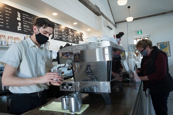 CFIBNews's tweet card. Federal budget shows wage and rent subsidies extended through the summer; new incentive to help companies hire back workers