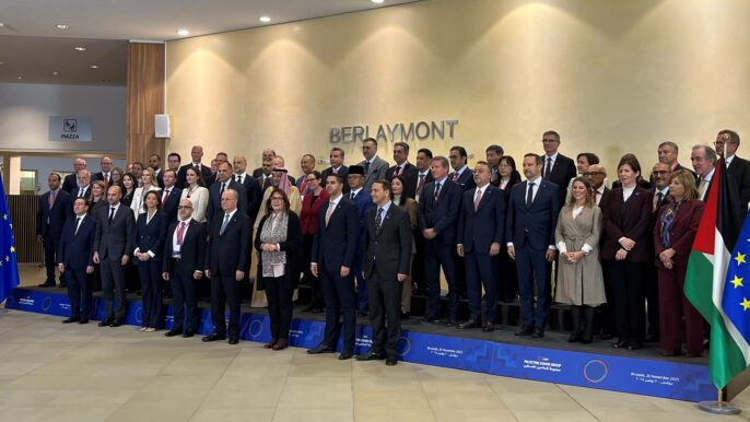 david_biner's tweet card. Während des Zollstreits mit den USA hat sich das Aussendepartement abgemeldet, Funkstille, Tauchstation. Seit Trumps Zollhammer im Sommer war Ignazio Cassis, EDA-Chef und FDP-Bundesrat, unter anderem...