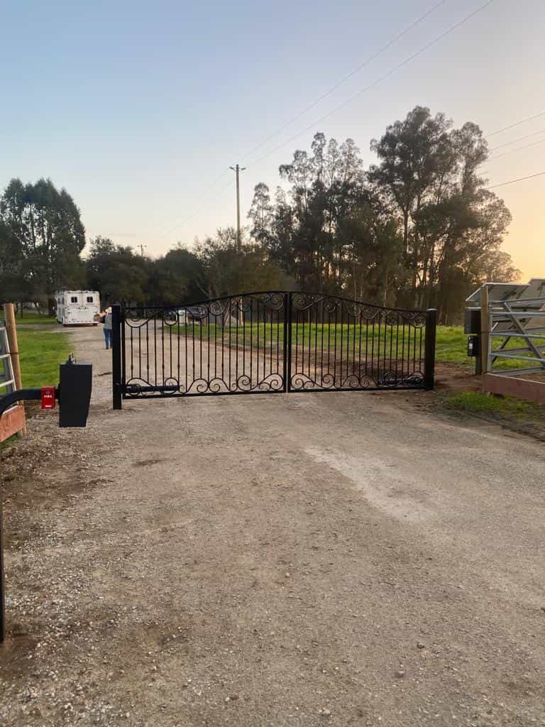 LiyaMolli's tweet card. Get top-notch Automatic Gate and Garage Door Repair & Installation Services. Trust our expertise for reliable solutions.