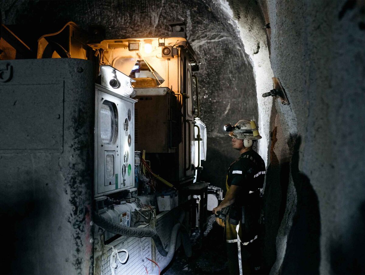 CmdtyCBS's tweet card. Barrick and Cisco say their sensor-packed system will make mining safer, cleaner, and more efficient.