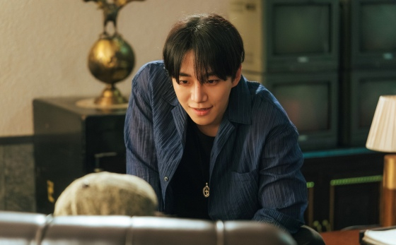 starnewskorea's tweet card. '태풍상사' 이준호의 눈빛이 또 한 번 돌았다. 22일 tvN 토일드라마 '태풍상사'(연출 이나정·김동휘, 극본 장현, 기획 스튜디오드래곤, 제작 이매지너스·스튜디오 PIC·트리스튜디오)가 이날 본방송을 앞두고 강태