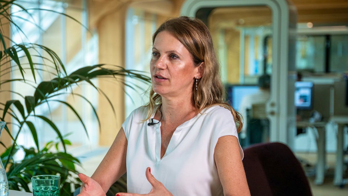 hapemathys's tweet card. Die GLP-Kantonsrätin und ehemalige Nationalrätin Chantal Galladé zeigt sich fassungslos über den Vorschlag, Schweizer Soldaten wieder Munition nach Hause zu geben. Sie warnt vor erhöhten Risiken für...