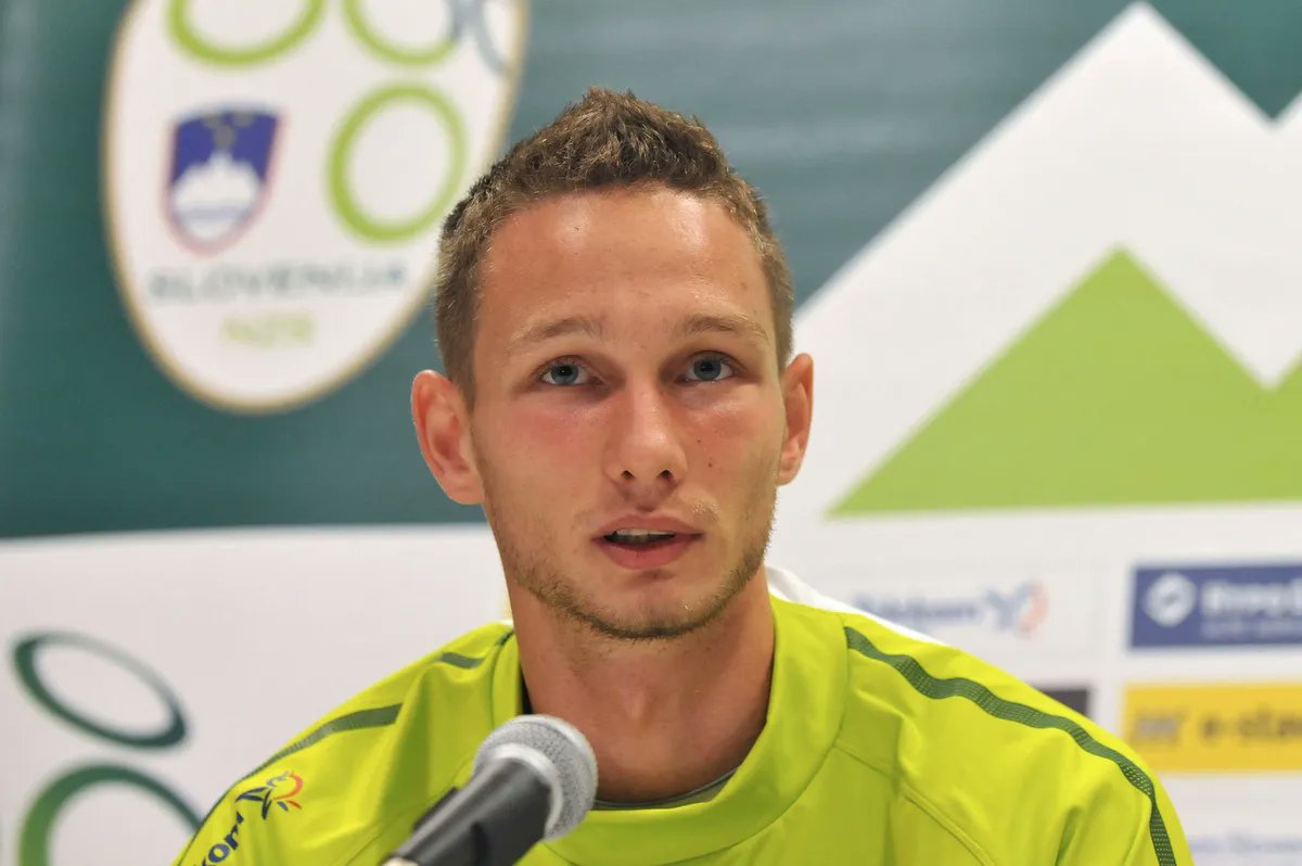 AnjaIntihar's tweet card. Zakaj žensk ne zaščitimo kot družba, zakaj jih ne zaščitijo institucije in zakaj je pogosto še vedno prvo vprašanje, "kaj je naredila ona, da si je to zaslužila