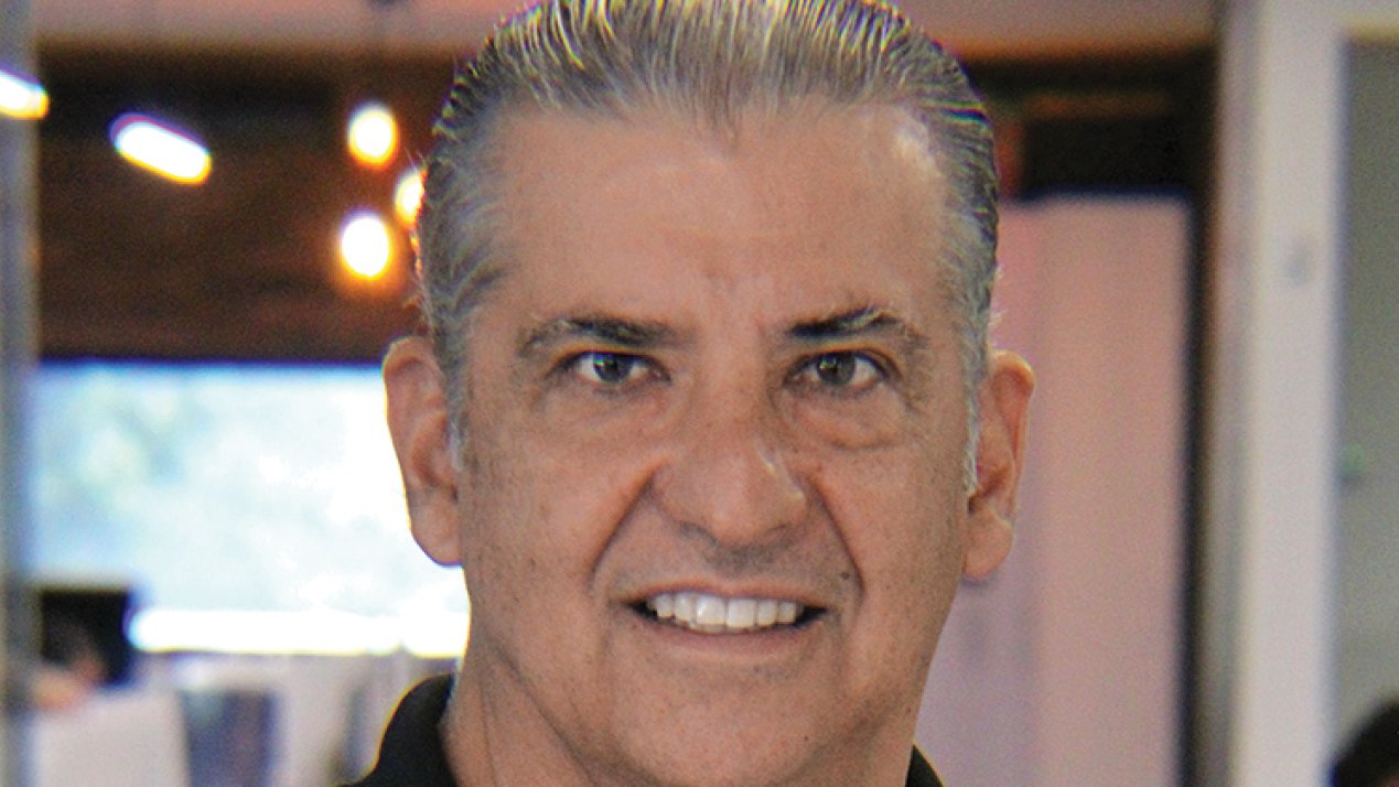 renewablemexico's tweet card. Diram discusses Mexico's potential as a tech export hub and the challenges of inconsistent Grid Code enforcement amid infrastructure limitations.