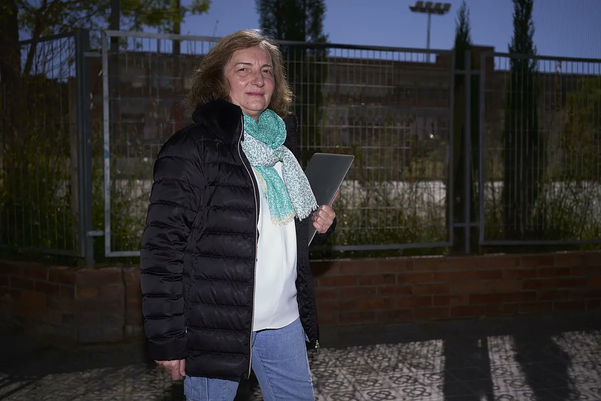 AhoraTuOrg's tweet card. La farmacéutica Dori Huertas tiene cinco hijos. Los cuatro mayores son veinteañeros y están terminando sus carreras universitarias. El mayor está haciendo el doctorado en...