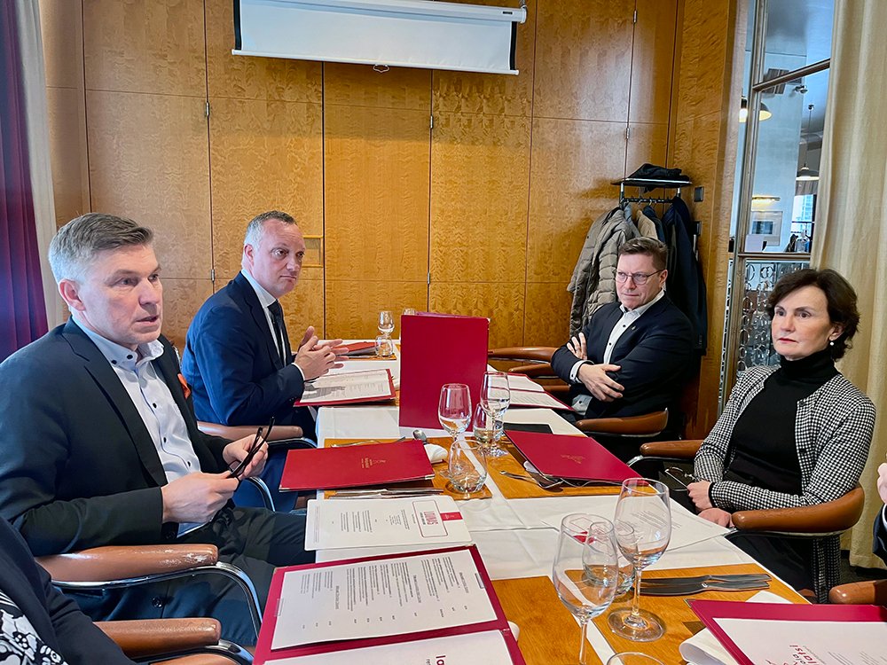johanaberg_mtk's tweet card. The MTK directors met with the DG agri director, Catherine Geslain-Lanéelle in Helsinki. In an in-depth and constructive discussion about the needs for change was discussed in order to secure...