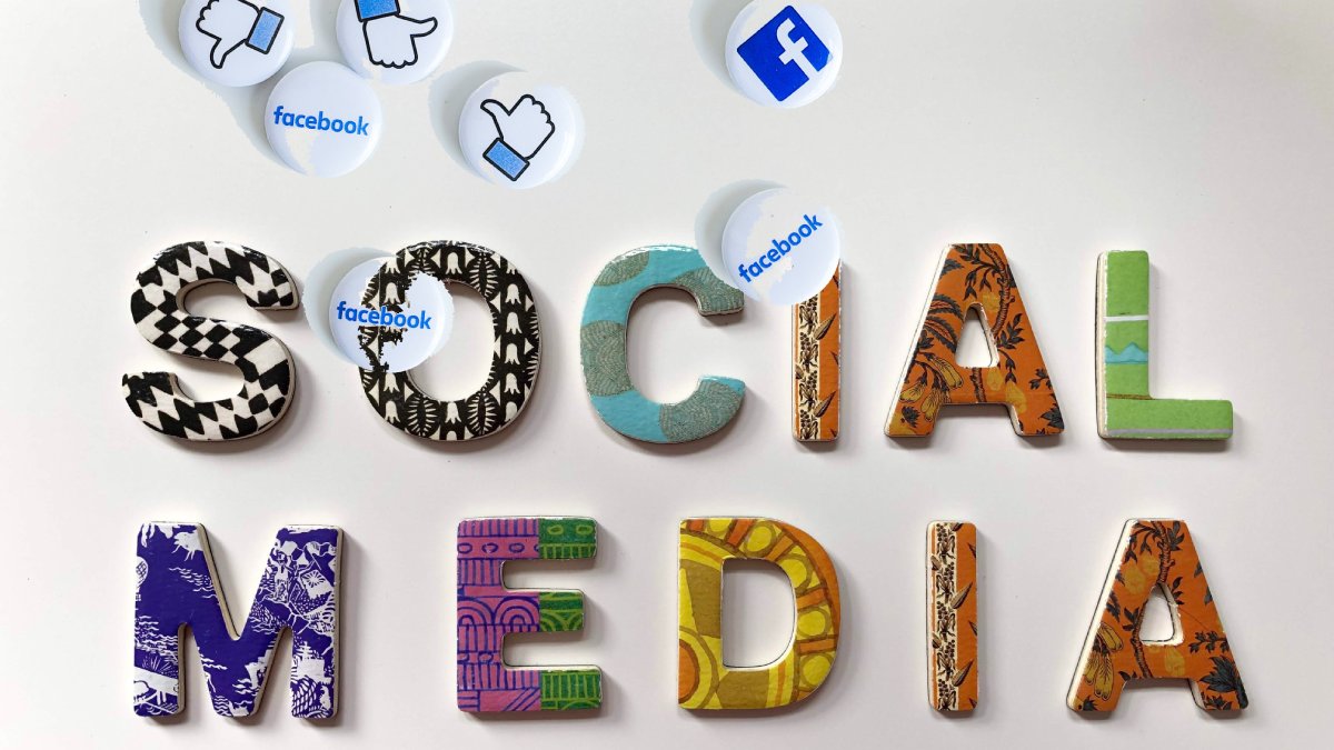 rupaknpl's tweet card. Today we are showing you how we can automatically post new Opencart products on social media with one free plugin that we developed and a free online tool like