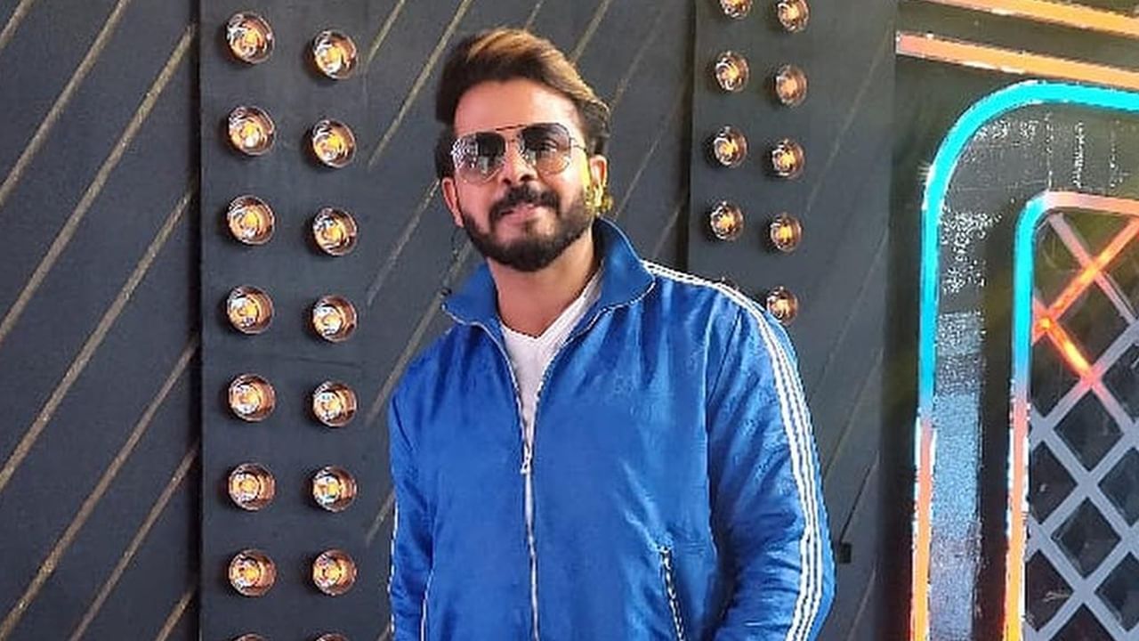 tv9malayalam's tweet card. ഏഴോ, എട്ടോ മാസം പ്രായമുള്ളപ്പോള്‍ തന്നെ ഏറ്റുമാനൂര്‍ അമ്പലത്തില്‍ കൊണ്ടുവച്ചു. തുടര്‍ന്ന് തിരുമേനിയോട് ഇക്കാര്യം പറഞ്ഞ് അച്ഛന്‍ തിരിച്ചുപോന്നുവെന്ന് ശ്രീശാന്ത്‌