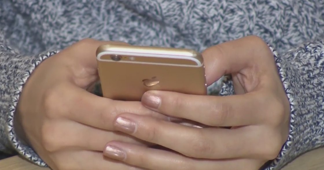 CBSNewsTexas's tweet card. A psychologist says violent content can trigger harmful responses in children and urges parents to talk openly about what they see online.