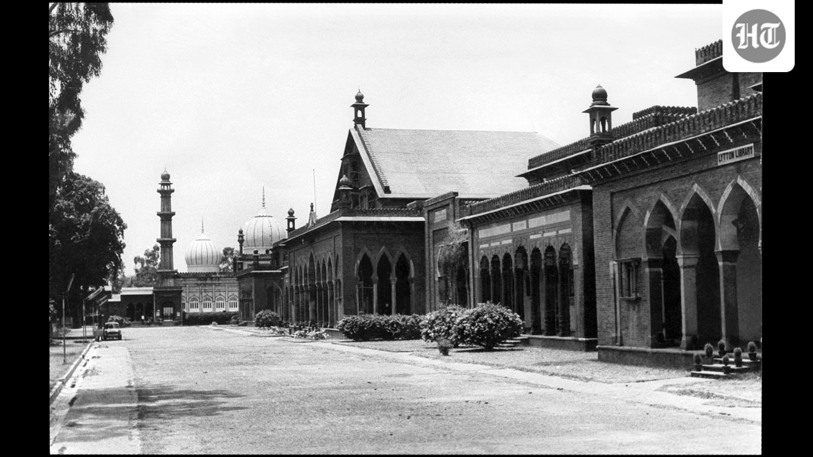 utterflea's tweet card. Ather Farouqui’s translation from the original Urdu of Iftikhar Alam Khan’s Sir Syed Daroon-i Khana presents valuable material on the life of the founder of Aligarh Muslim University to a wider...