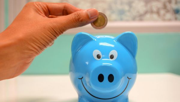 sypwynia's tweet card. Wynia's Week: Datum: 28 augustus 2025. Categorie: Banken, Belastingen, Financiën. Auteur: Han de Jong. Artikel: Waarom zijn Nederlanders meer gaan sparen? Ze wapenen zich tegen wispelturige politici