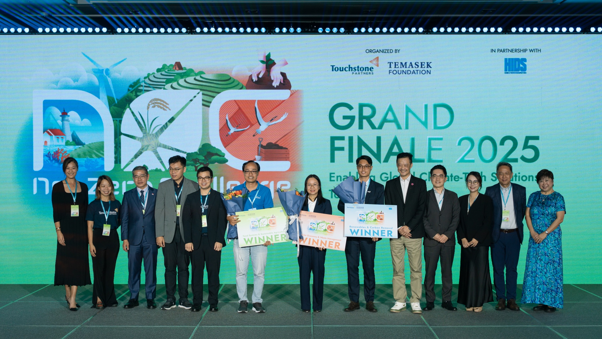 CuriousCatsAI's tweet card. Four startups awarded $790,000 in funding at Net Zero Challenge; Alcarbo, Shoes Agtech, and Vietnam Food recognized for innovative climate solutions.