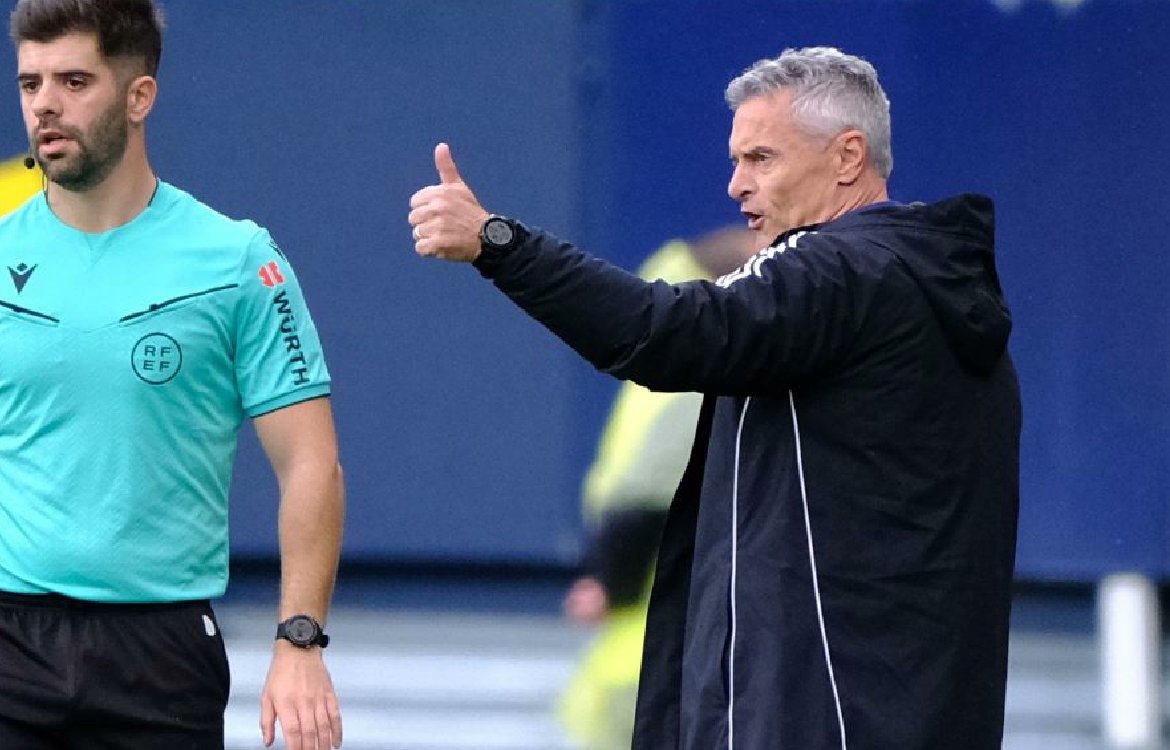 101tvGranada's tweet card. El entrenador del Granada CF, Fran Escribá, señaló a Martin Hongla tras su error en el gol que supuso la victoria del Cádiz