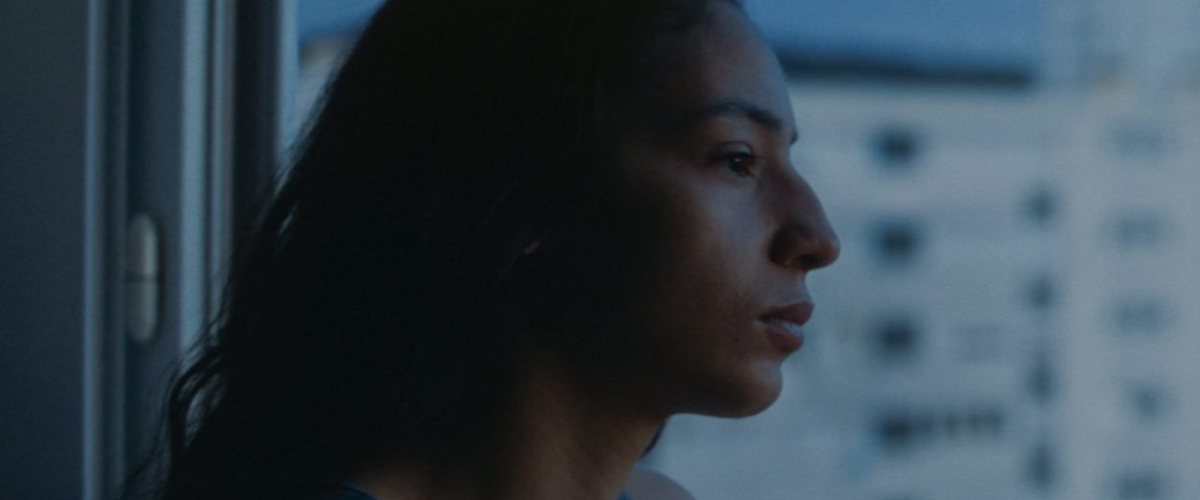 El_Plural's tweet card. 'La Petite Dernière’, una crónica de los descubrimientos