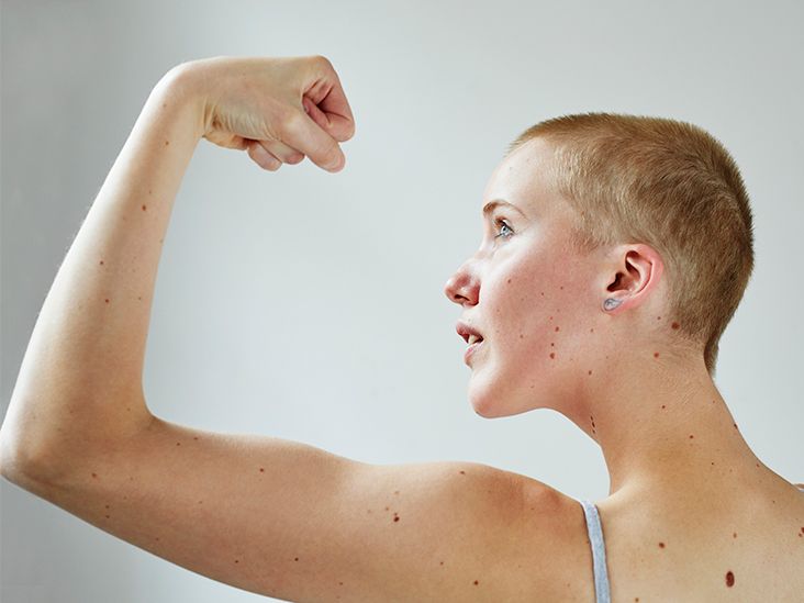 CakeWebSarah's tweet card. Discover why the scale might not budge during your weight loss journey and how muscle gain impacts your progress.