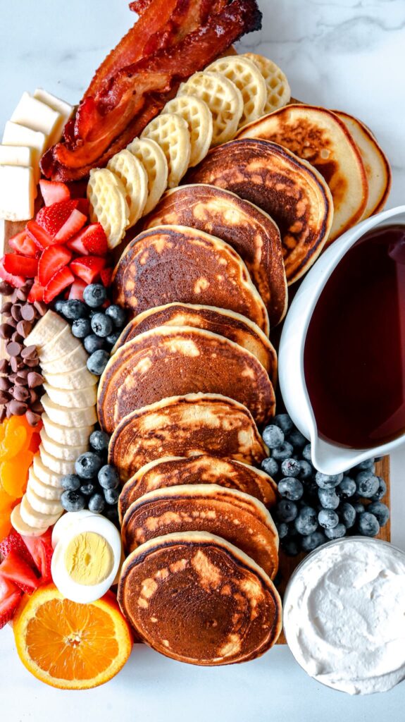 MomsWhoSave's tweet card. Here's how you can make a gorgeous diy charcuterie board. It's perfect for a weekend breakfast buffet or a holiday brunch.