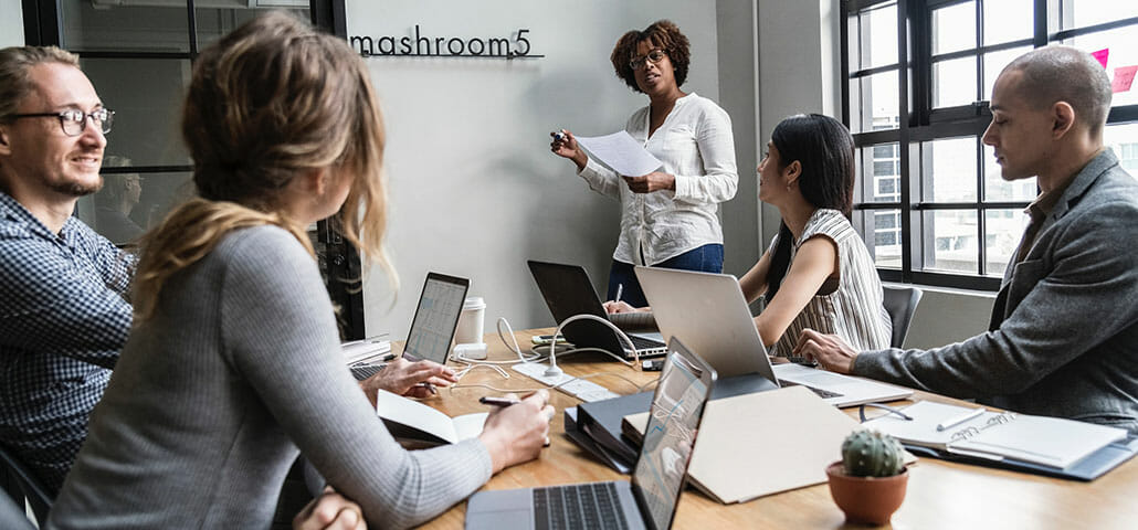 easygenerator's tweet card. Learn how you can scale your learning development while reducing L&D resource by adopting an Employee-generated Learning approach.