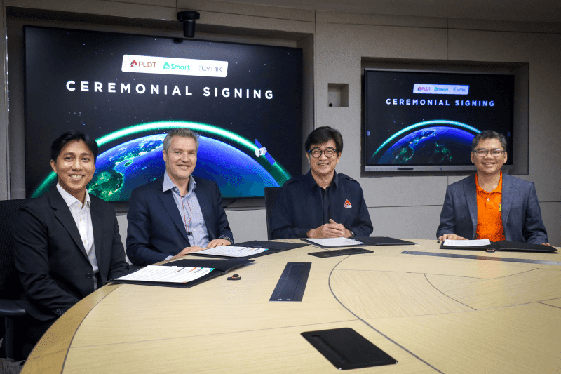 GIZGUIDEPH's tweet card. This enhancement will initially allow people to send SMS messages and use apps like WhatsApp even without cell service. Courtesy: Smart Impr...