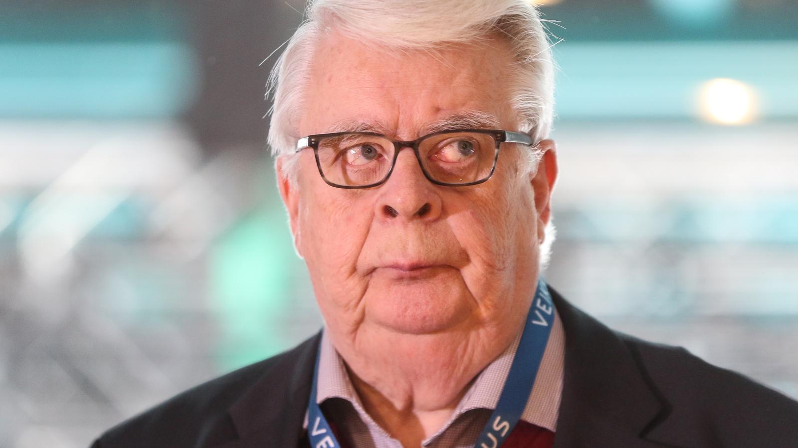 katleena's tweet card. Kriisiviestinnän asiantuntija Katleena Kortesuo kirjoittaa tiukasti auki Jääkiekkoliiton tökerön viestinnän aivosyöpään sairastuneen Pentti Matikaisen eläkekohun tiimoilta.