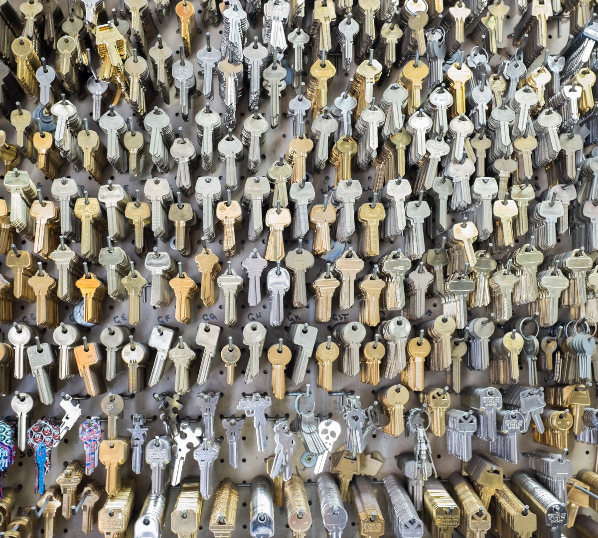 zygoncyber's tweet card. Zygon reviews all the SaaS applications used by your team, including shadow SaaS services that some may have been quietly using.