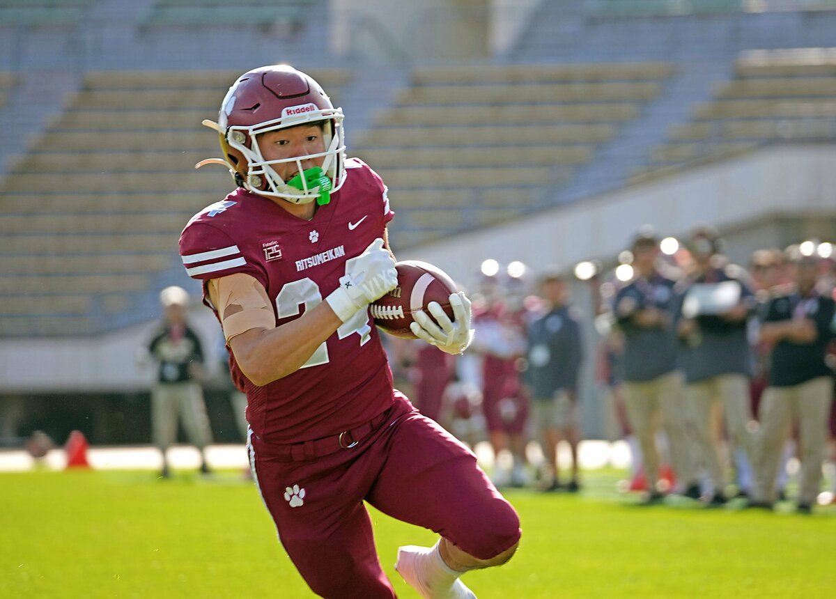 kyoto_np's tweet card. アメリカンフットボールの全日本大学選手権は２２日、神戸ユニバー記念競技場などで準々決勝２試合が行われた。２年連続の学生日本一を目指す立命大…