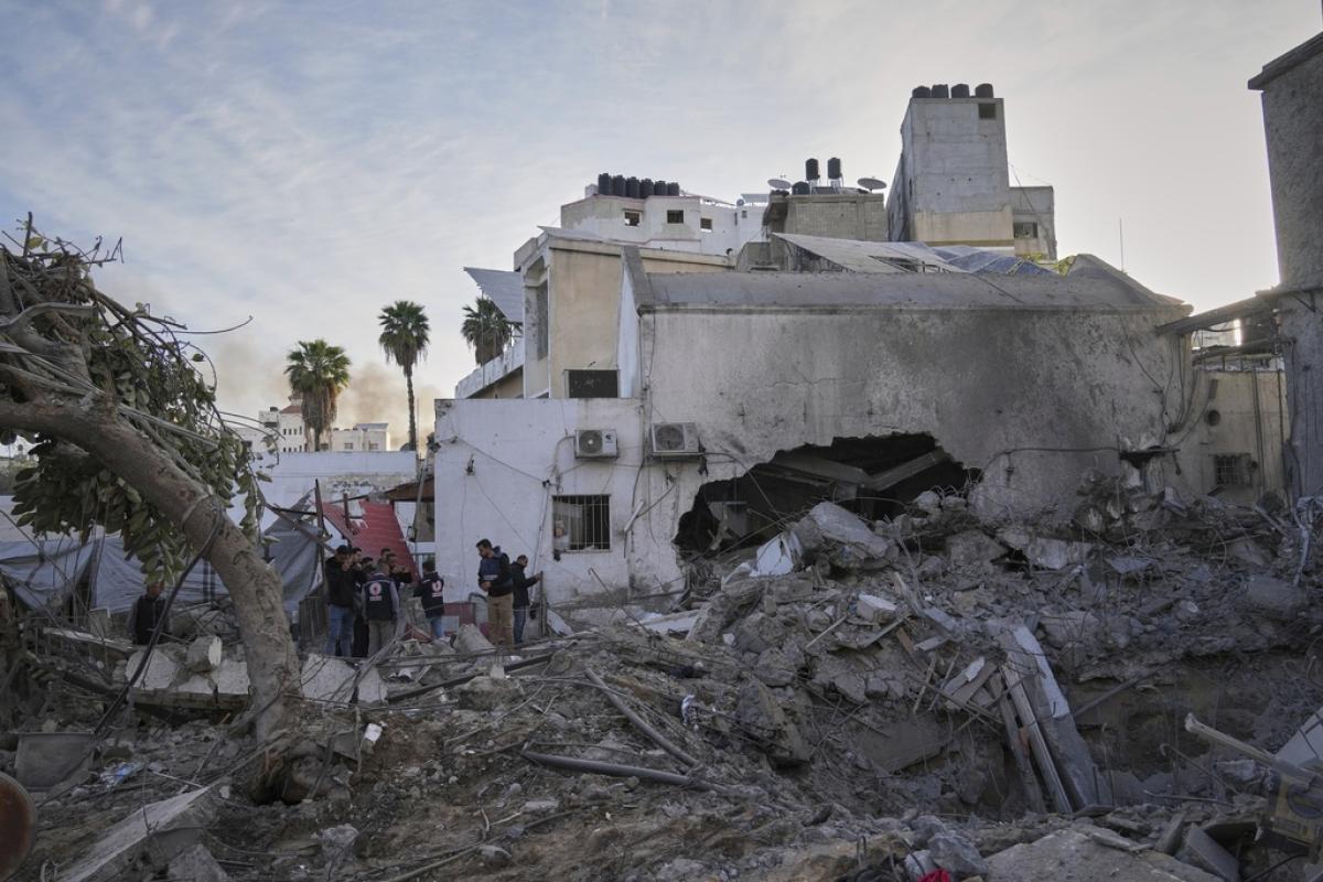 FORCIOLIPASCAL's tweet card. La Défense civile palestinienne à Gaza a annoncé, dans la nuit de samedi 12 à dimanche 13 avril 2025, qu'une frappe aérienne israélienne avait touché l'hôpital al-Ahli dans la ville de Gaza, sans que...