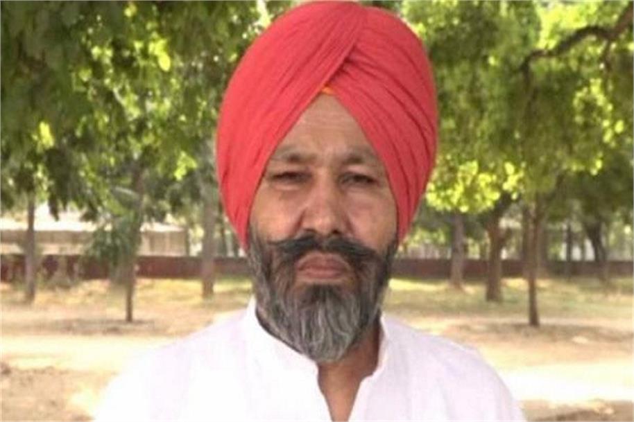 Satyagarzna's tweet card. राम रहीम का पूर्व ड्राइवर खट्टा सिंह जहां डेरा प्रमुख के खिलाफ बयान देने के लिए कोर्ट के चक्कर काट रहा है। वहीं खट्टा सिंह की भांजी सुमिंद्र कौर डेरा के पक्ष में आई। उसने प्रेस कॉन्फ्रेंस कर खट्टा...