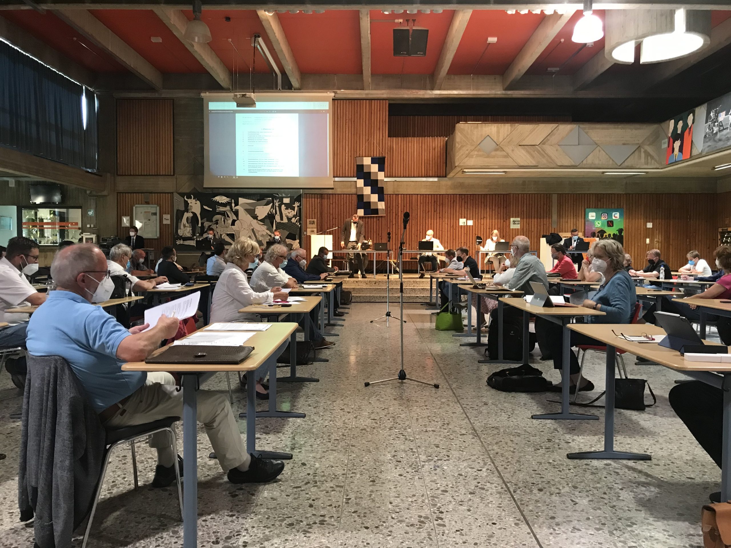 Pitt_Lemgo's tweet card. Zu der Tagesordnung Tagesordnung zu 1. Nils Donat wird als neues Ratsmitglied verpflichtet zu 2. keine Anwohneranfragen zu 3. +++ Henrik Fröhlich-Schwär zieht positive Bilanz der Ehrenamtsmesse –...