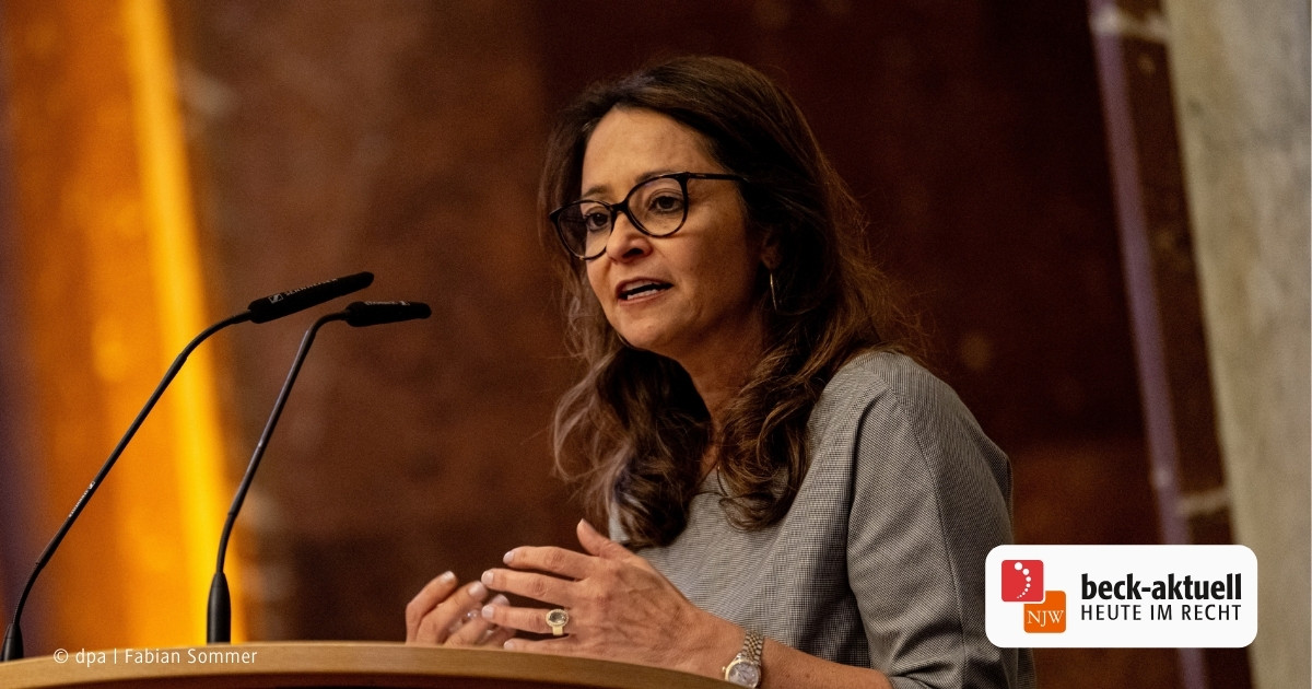 JoachimJahn's tweet card. Manche Politiker, Wissenschaftler und Praktiker meinen: Gesetzgeber und Bundesverfassungsgericht haben unseren Sicherheitsbehörden zu sehr die Hände gebunden.