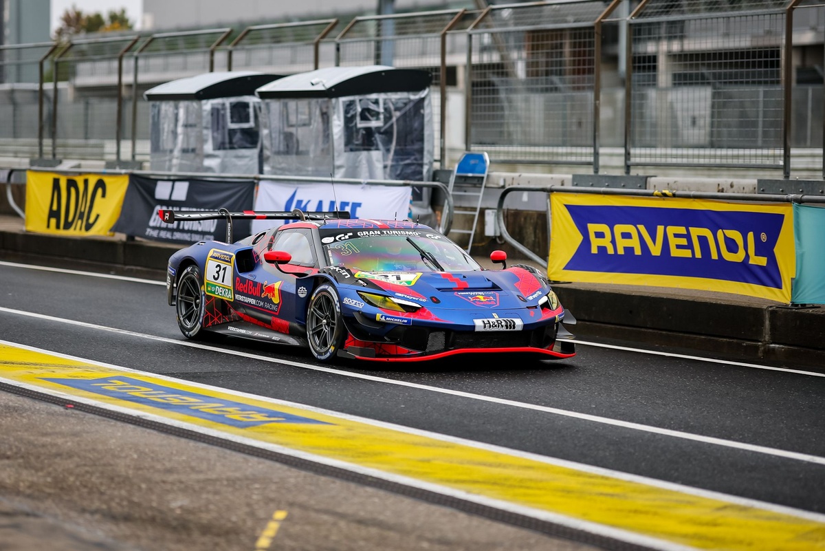 autosport's tweet card. Sim racing has now become a pathway for drivers seeking a license to race at the Nordschleife