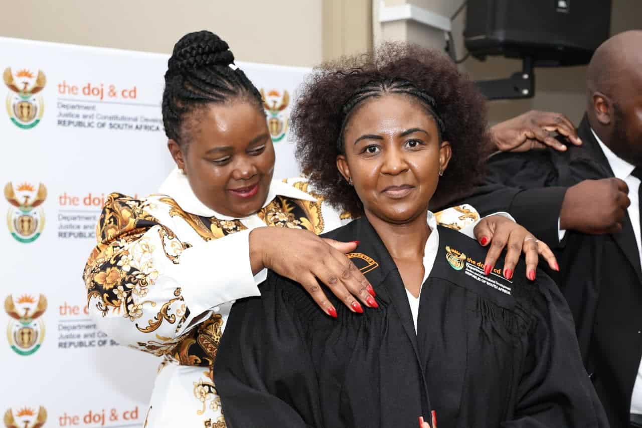 Smart_Translate's tweet card. The initiative, which introduces formal robes for court interpreters, marks a significant step towards the professionalisation and recognition of the crucial role interpreters play in South Africa's...