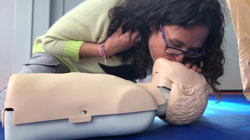 ALNeoAttack's tweet card. Somos pioneros en la Instalación de un DEA en el Albergue Paradiso. Nos gusta ser innovadores y pioneros en la mejora de nuestros servicios e instalaciones. Por ello, somos de los primeros albergues...