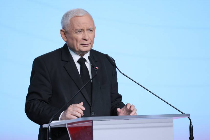 PAPinformacje's tweet card. Prezes PiS Jarosław Kaczyński uważa, że nie ma podstaw do ponownego przeliczenia wszystkich głosów oddanych w wyborach prezydenckich. Wybory były uczciwe - ocenił. Według niego ci, którzy kwestionują...