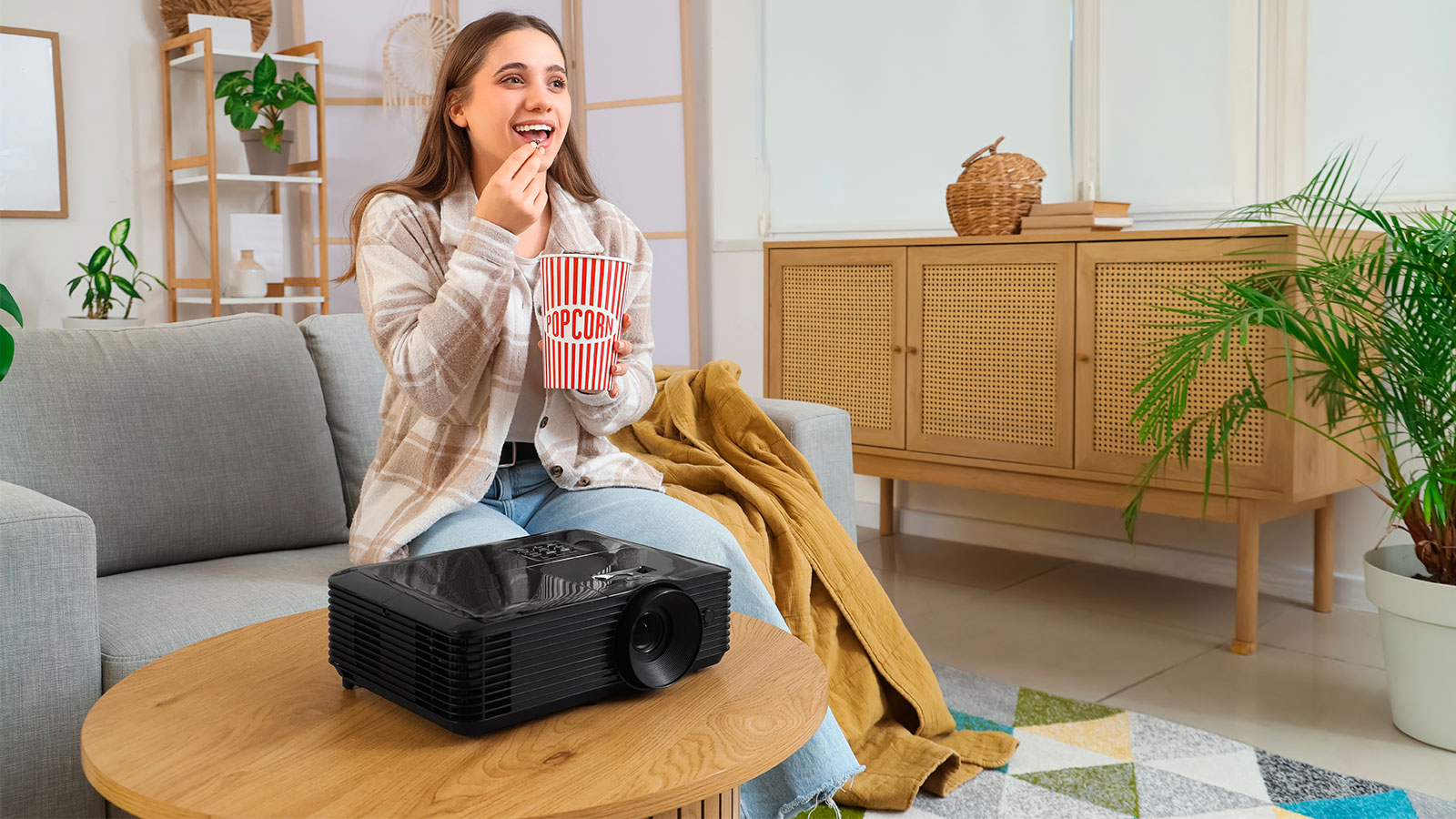 Clubic's tweet card. Les supermarchés Leclerc proposent en ce moment une série bons plans incontournables pour acheter un vidéoprojecteur. On vous explique sur quels critères s'arrêter avec attention avant d'acheter.