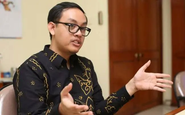 inilahdotcom's tweet card. Direktur Eksekutif Center of Economic and Law Studies (CELIOS), Bhima Yudhistira menyebut, anjloknya permintaan kelas menengah di perkotaan berdampak ...