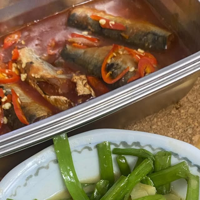 Patdevogue's tweet card. 팻드보그VIP👑 (@patdevogue) • Instagram photo