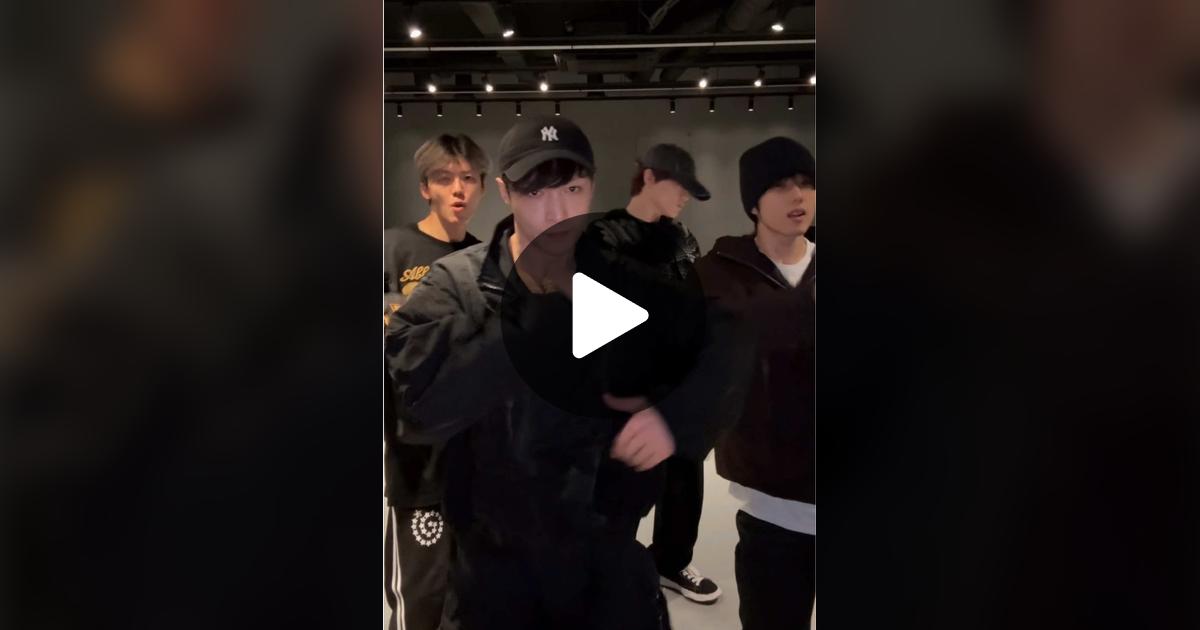 NCTsmtown_DREAM's tweet card. 좋아요 3025개, 댓글 192개가 있습니다. "Beat It Up with #LAY #EXO #NCTDREAM #BeatItUp #NCTDREAM_BeatItUp @Lay Zhang 张艺兴 @EXO"