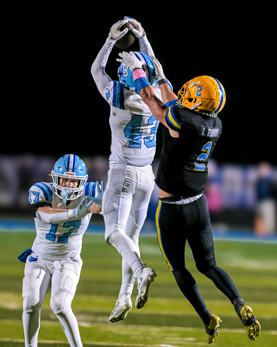 BlackiePreps's tweet card. After an 0-5 start, the Bears grinded out a 14-10 victory to complete a perfect run to their fourth consecutive OCC Cardinal championship.  Lewis Center, OH – Its confidence may have been shaken...