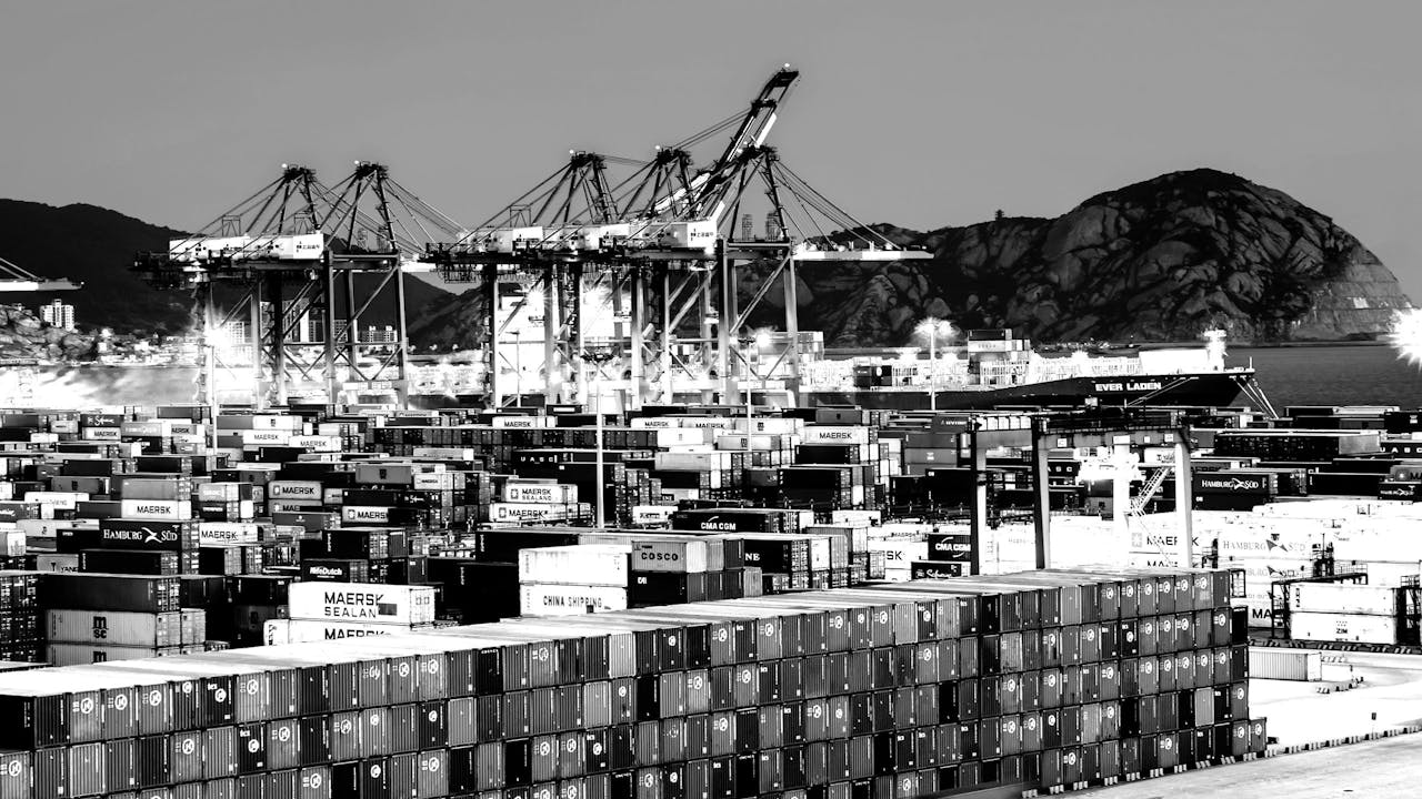 PascalSwinkels's tweet card. Dit was dé crisis die ons liet inzien dat globalisering anders zou moeten. Alles wijst er echter op dat het de andere kant op zal gaan, schrijft Jonathan Holslag.