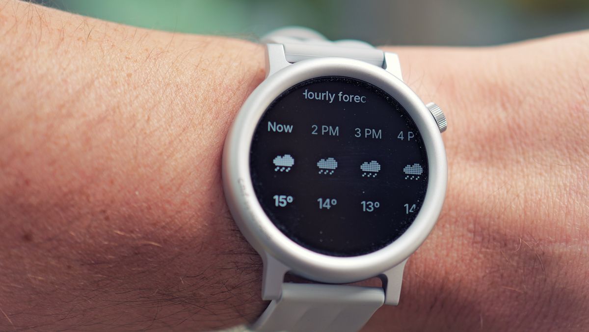 SeraDigest's tweet card. But there are some features missing