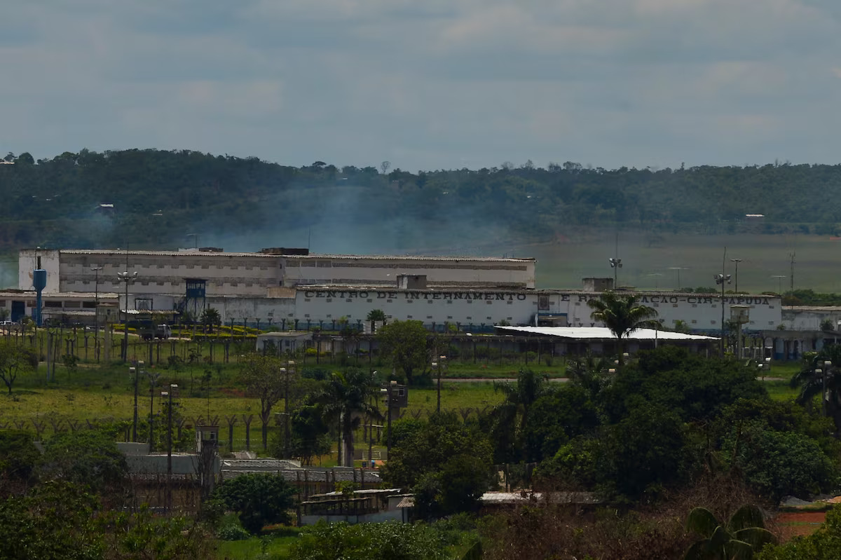 agendadopoder's tweet card. Ex-presidente Jair Bolsonaro ficará em cela