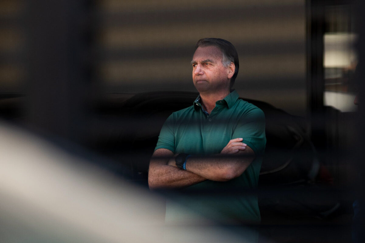 SamPancher's tweet card. Bolsonaro foi condenado a 27 anos e 3 meses de prisão em regime fechado