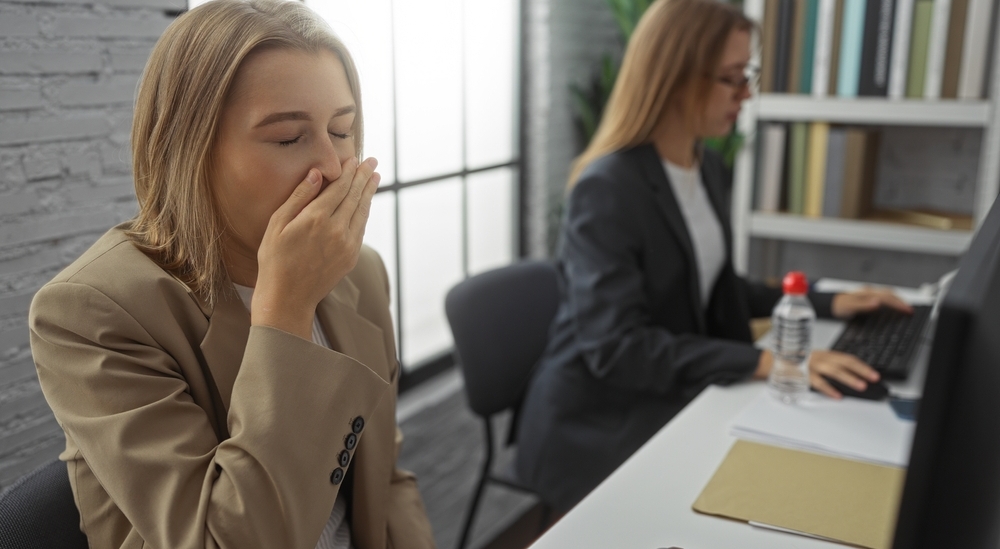 th_conversation's tweet card. Boreout is the new burnout.