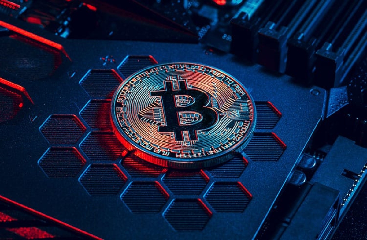 criptofacil's tweet card. Bitcoin Core passa por sua primeira auditoria externa e reforça a segurança da maior criptomoeda do mundo, com apenas dois achados leves.