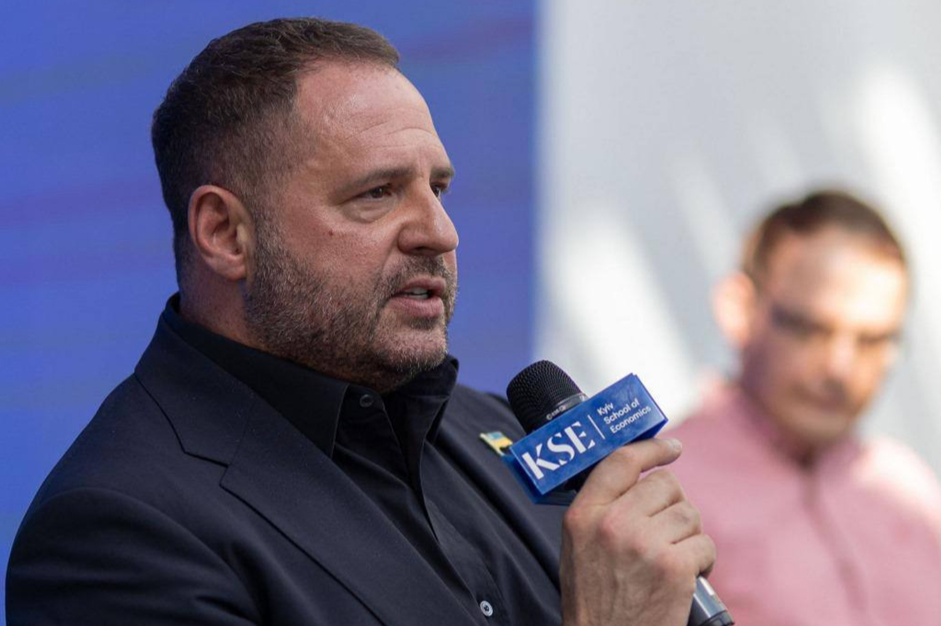 nipatinok's tweet card. Керівник Офісу президента поговорив із студентами, аби згладити негативний імідж влади, яка спробувала взяти під контроль антикорупційні органи. За тим, чи вдалося це Андрію Єрмаку, спостерігала ЕП.