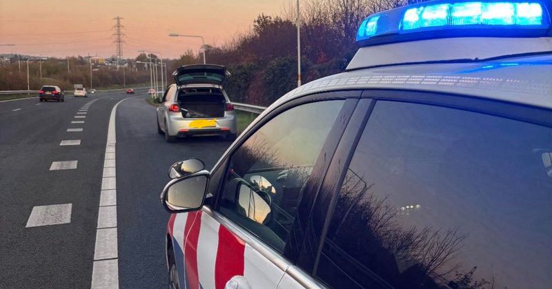Vader met drugs achter stuur bij Maastricht, politie haalt kind (6) uit auto